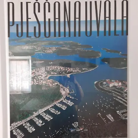 شقة Pjescana Uvala App. Tea