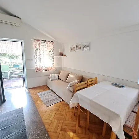 Pjescana Uvala App. Tea 公寓